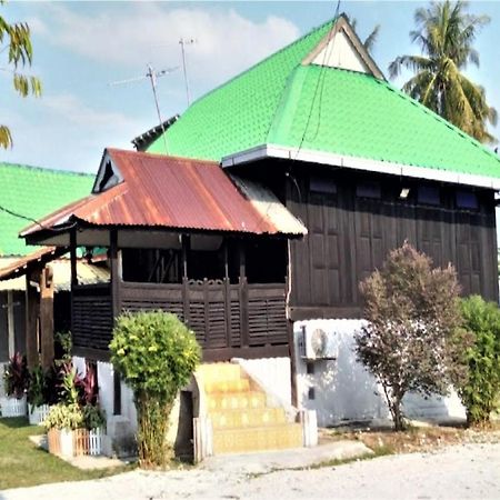 Oyo Home 90495 Homestay Kampung Kota Aur سونغاي بيتاني المظهر الخارجي الصورة