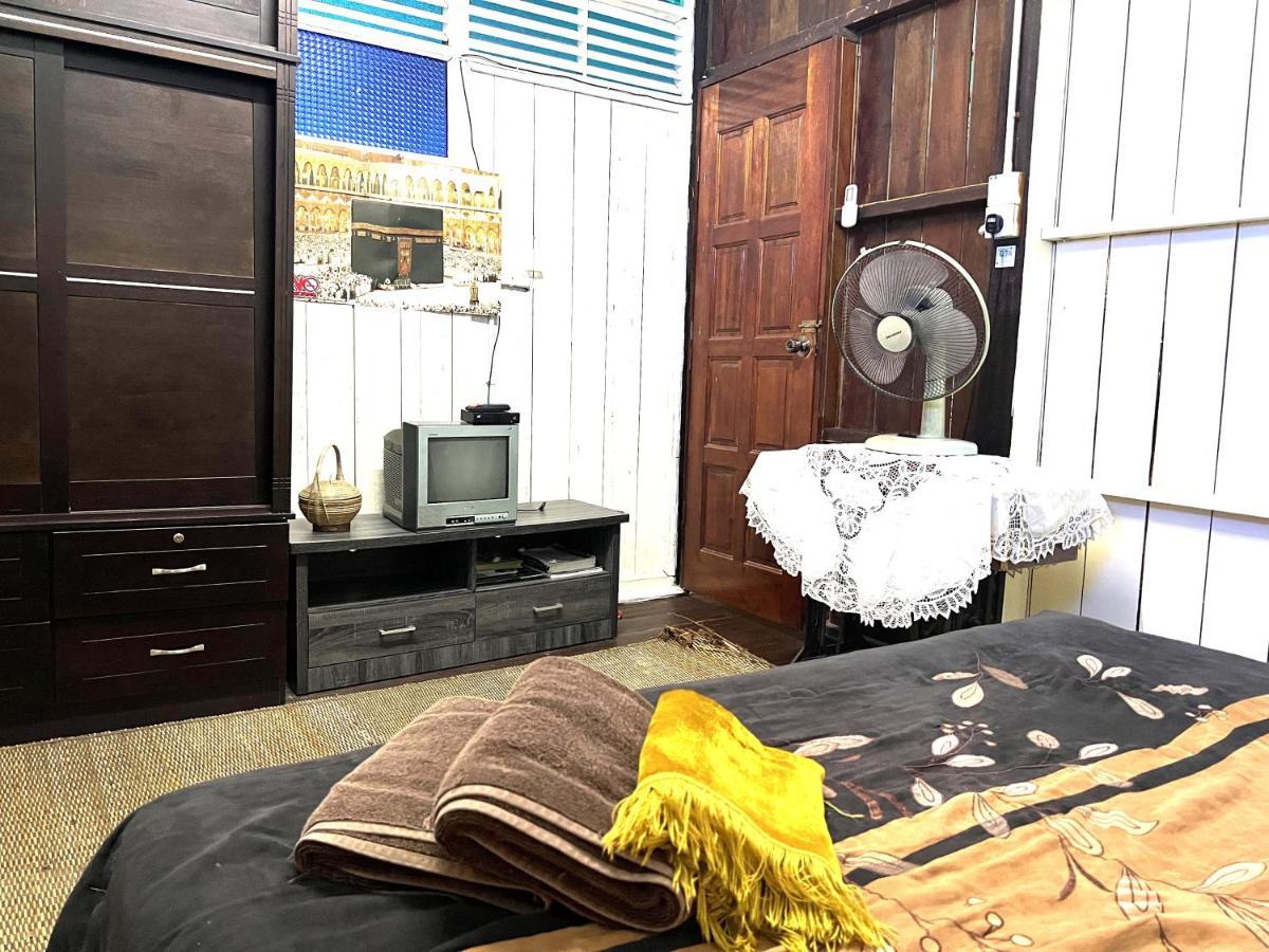 Oyo Home 90495 Homestay Kampung Kota Aur سونغاي بيتاني المظهر الخارجي الصورة